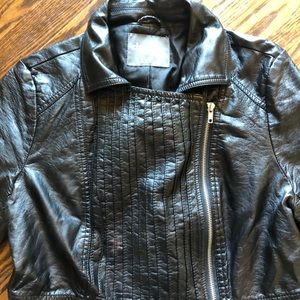 3/4 sleeve black leather jacket